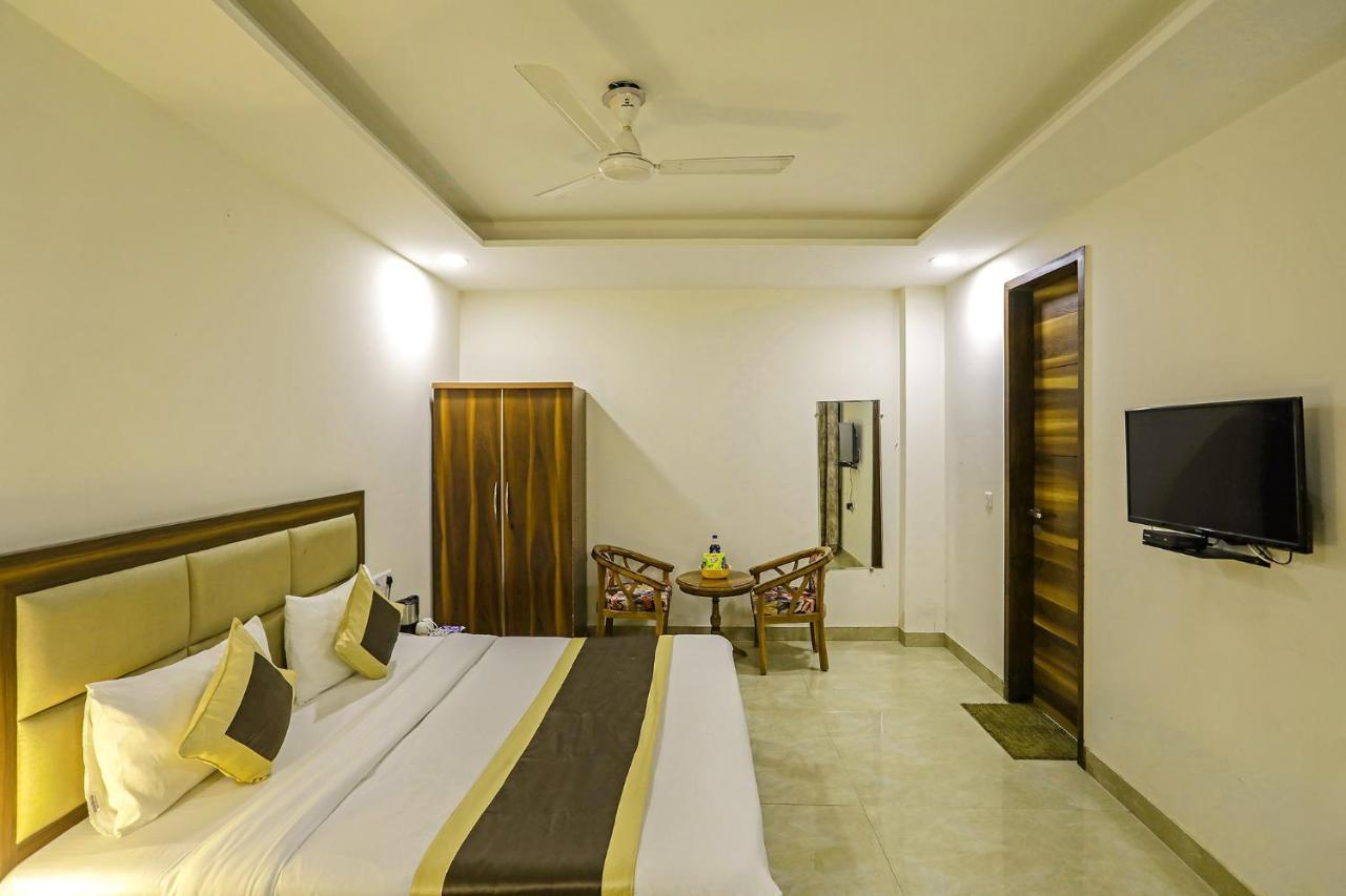 Fabhotel White House Bnb - Nr Yashobhoomi Convention Centre Delhi Zewnętrze zdjęcie