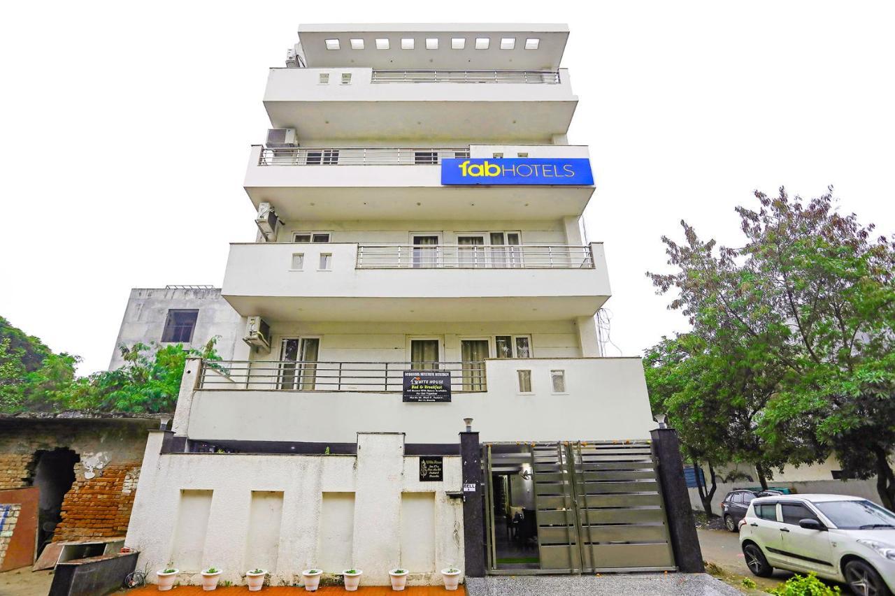 Fabhotel White House Bnb - Nr Yashobhoomi Convention Centre Delhi Zewnętrze zdjęcie