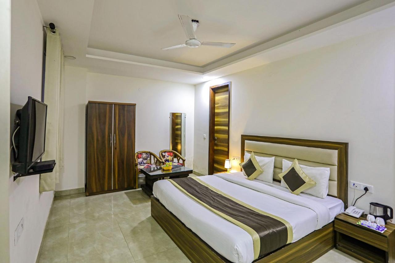 Fabhotel White House Bnb - Nr Yashobhoomi Convention Centre Delhi Zewnętrze zdjęcie