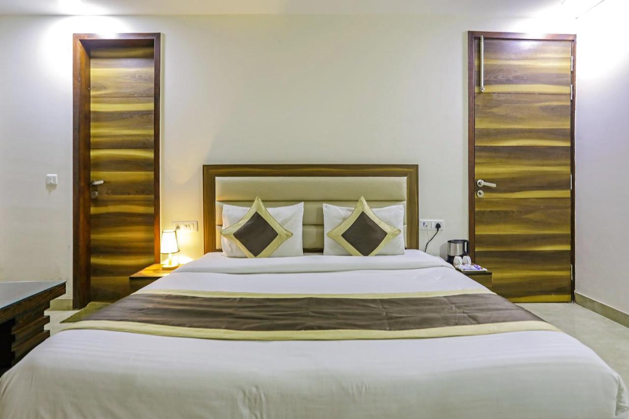 Fabhotel White House Bnb - Nr Yashobhoomi Convention Centre Delhi Zewnętrze zdjęcie